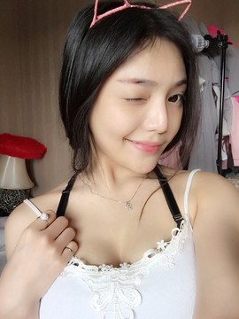 亲切家族主播照片