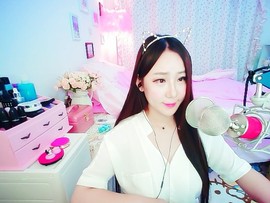 一恋一年一念主播照片