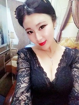 亲切家族主播照片