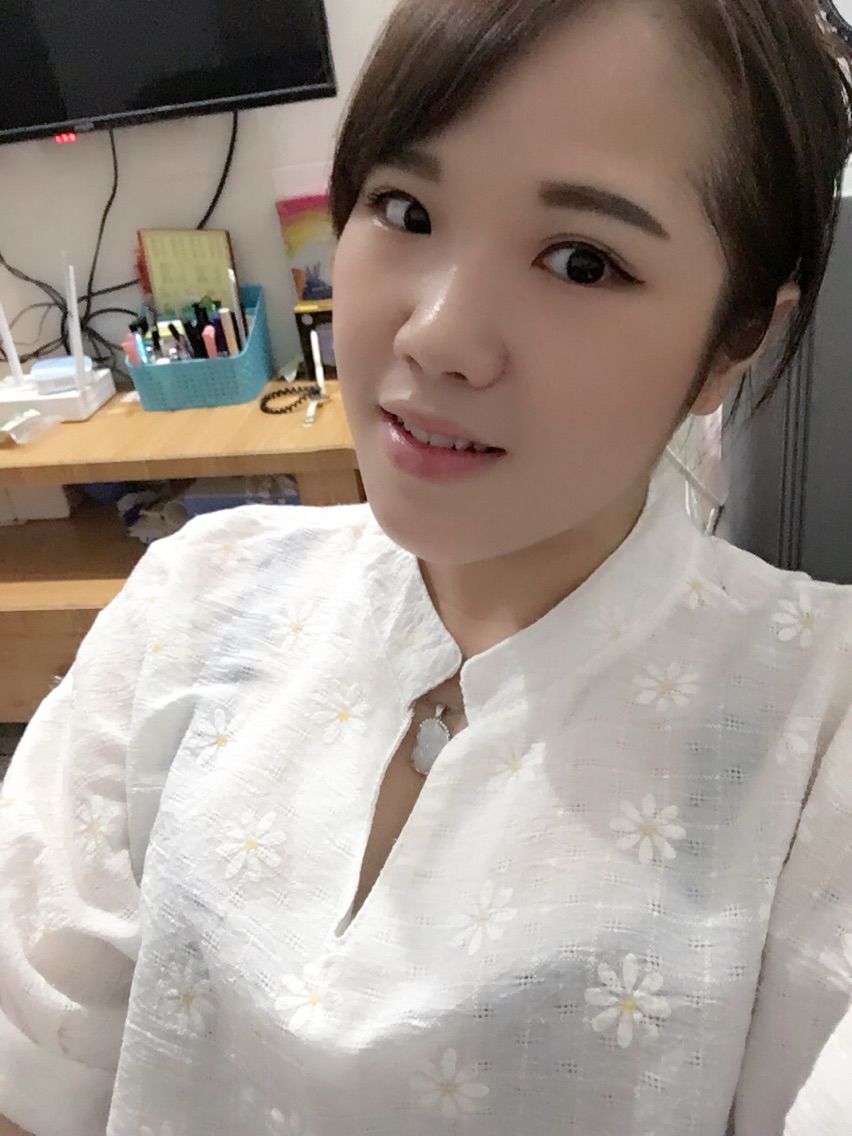 我是小小小美女。的主播照片