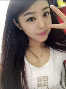 雪离儿主播照片