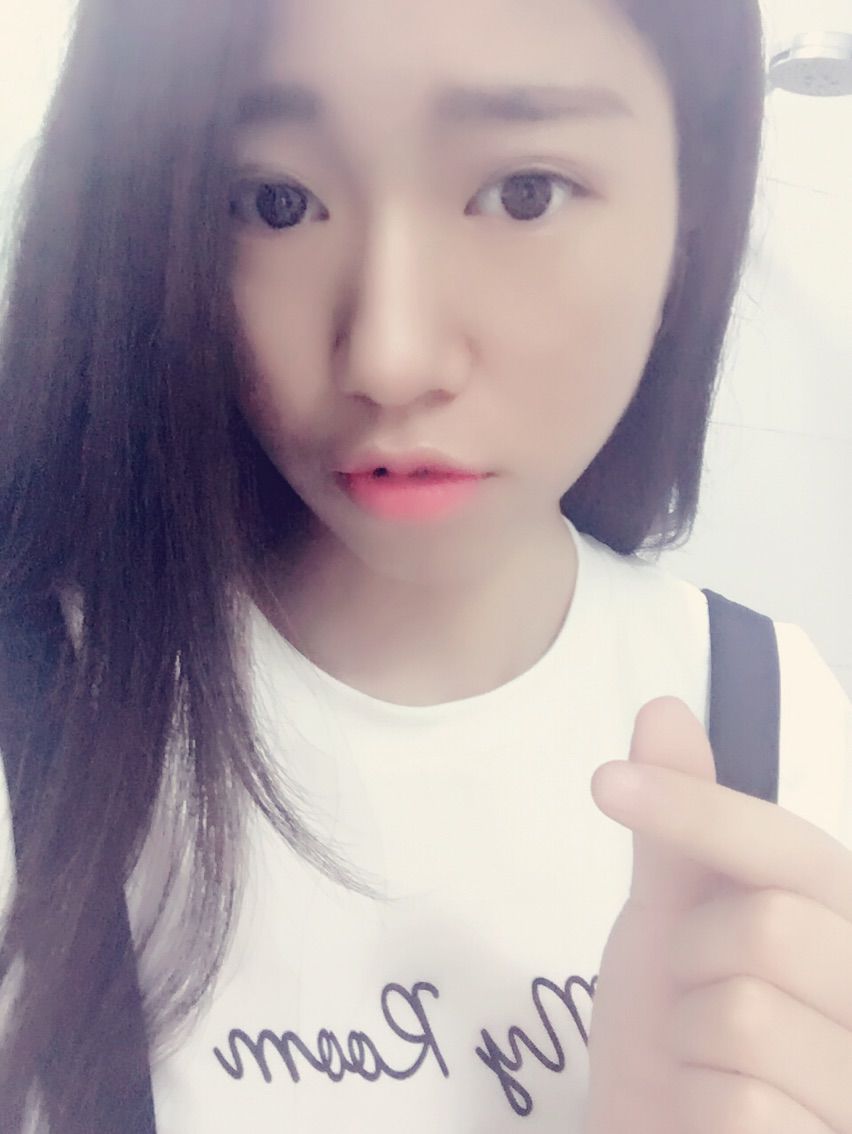 糖小糖♥愿世界和平的主播照片