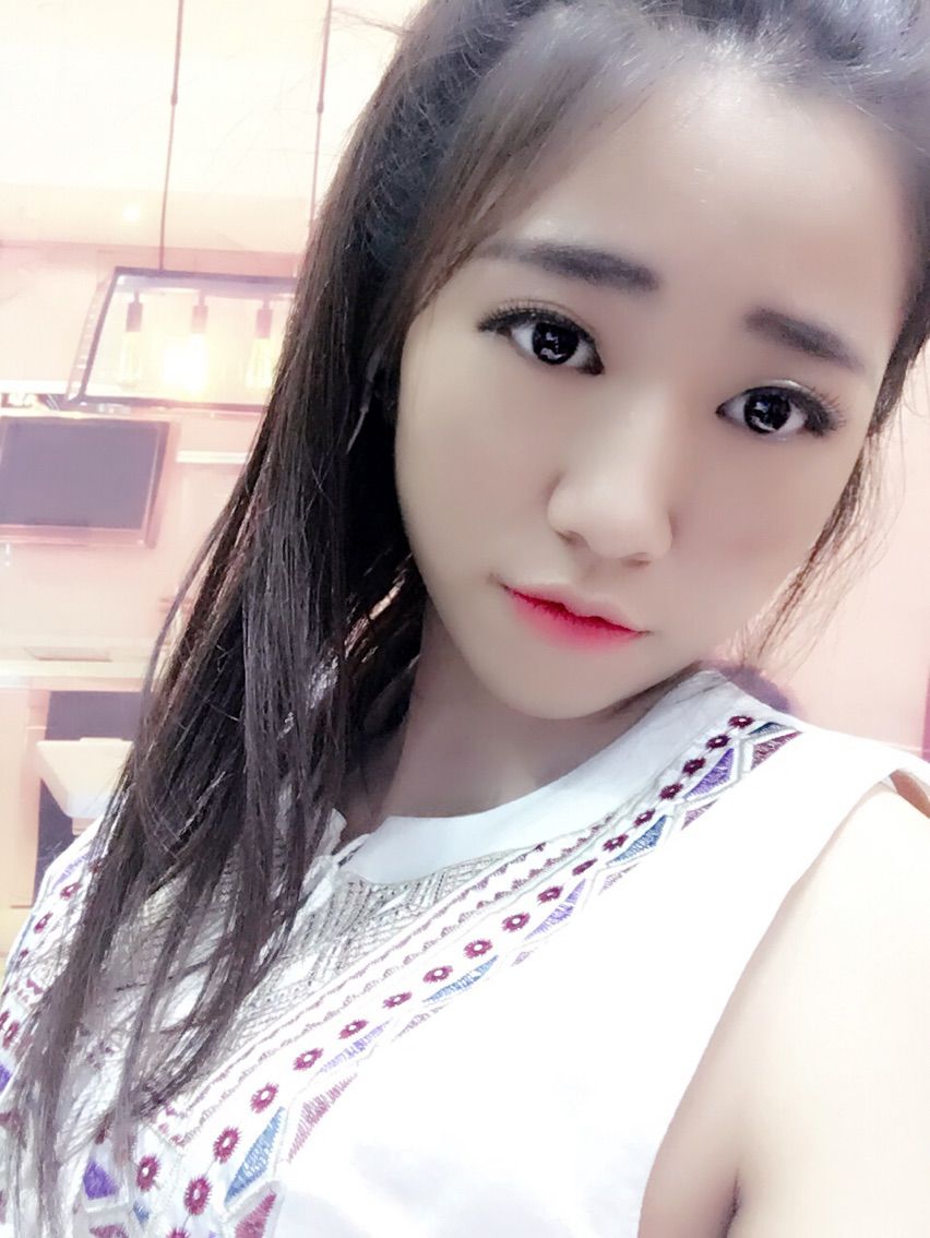 糖小糖♥愿世界和平的主播照片