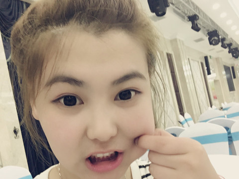 Fleur雪婷海报