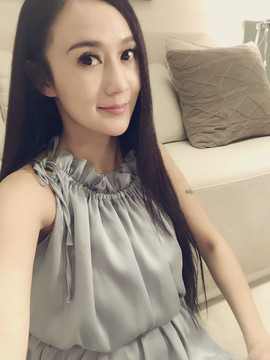 大聆听温主播照片