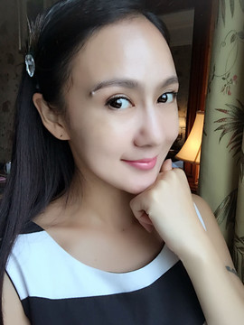 大聆听温主播照片