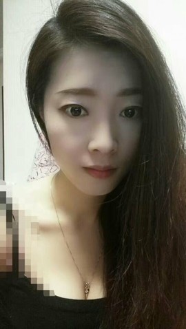 大聆听温主播照片