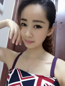 大聆听温主播照片