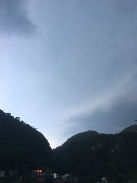 胭脂虽美｜慎有毒主播照片