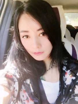 大聆听温主播照片