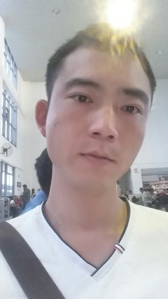 湘仔阿芳主播照片