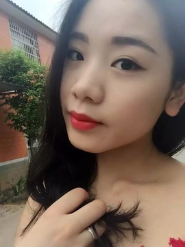 艾艾、思密达主播照片