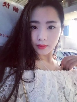 艾艾、思密达主播照片