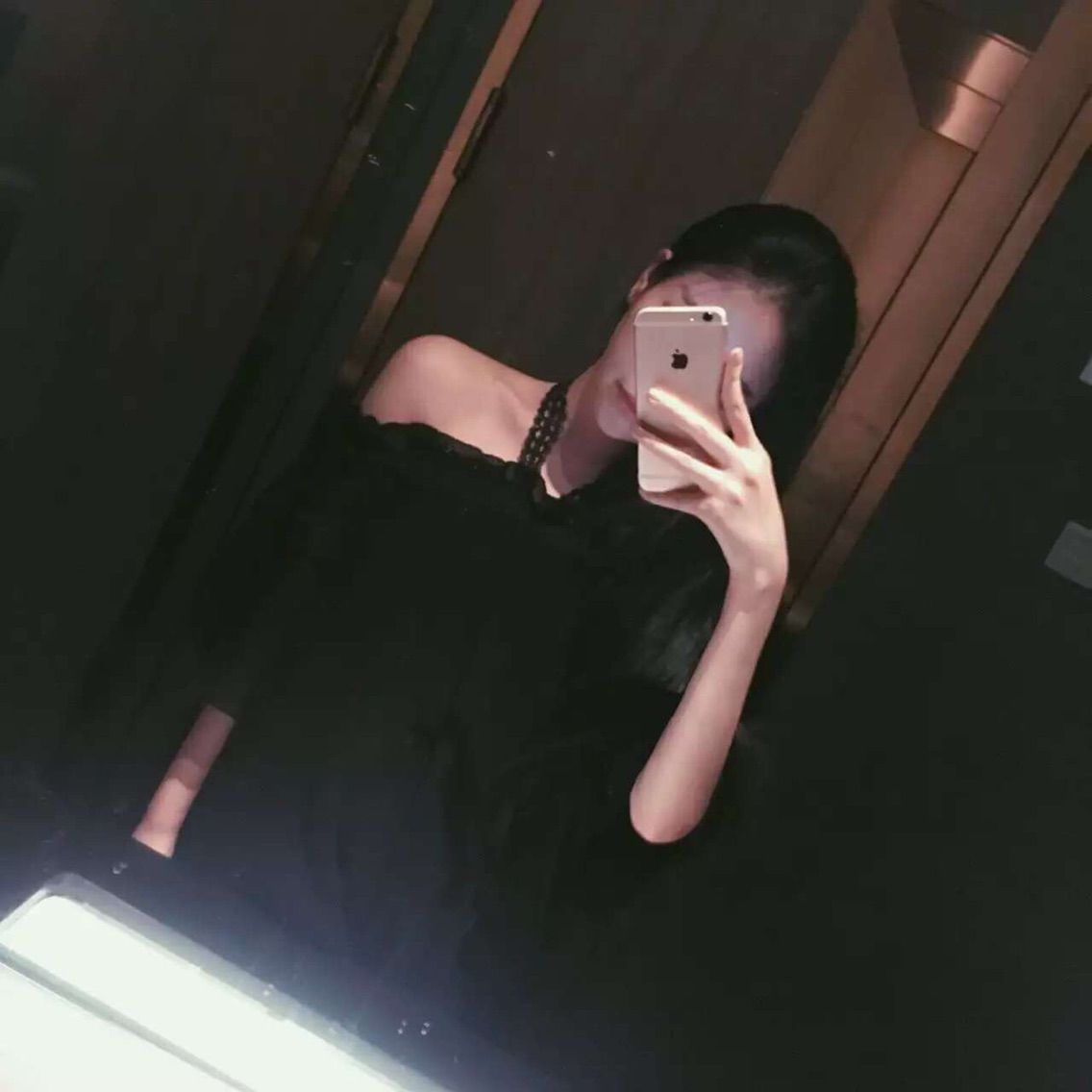 「王不吝停播一个月的主播照片