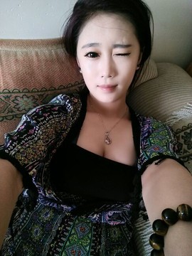 亲切家族主播照片