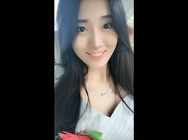 大聆听温主播照片