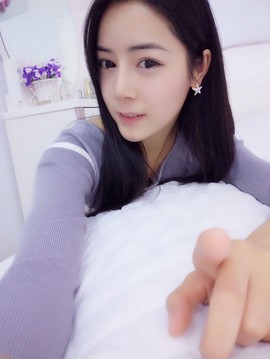 大聆听温主播照片