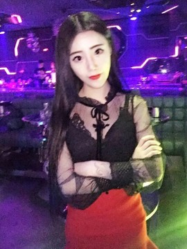 大聆听温主播照片