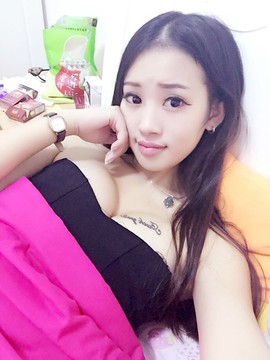 亲切家族主播照片
