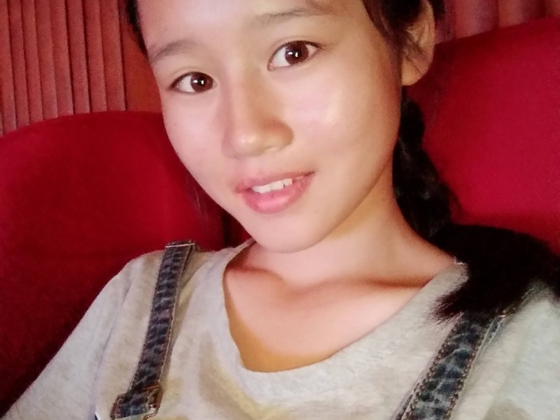 兩只熊咯的主播海報(bào)