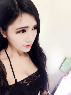 亲切家族主播照片