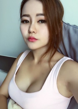 亲切家族主播照片