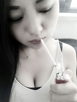 亲切家族主播照片