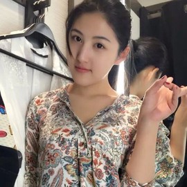 大聆听温主播照片