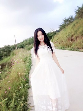 大聆听温主播照片