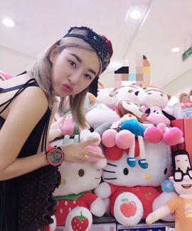 瑞木林莎主播照片