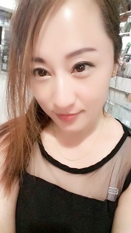 大聆听温主播照片