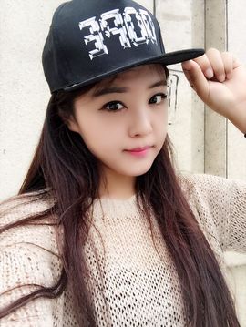 九小九，主播照片