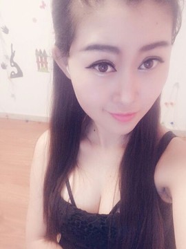 亲切家族主播照片