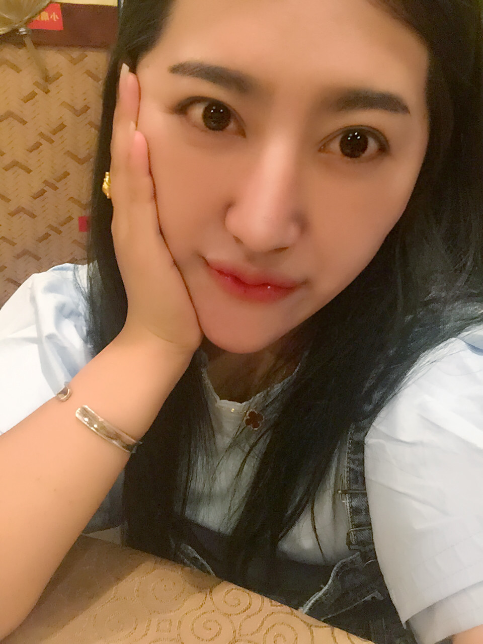 CO$CO的主播照片