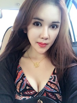 大聆听温主播照片