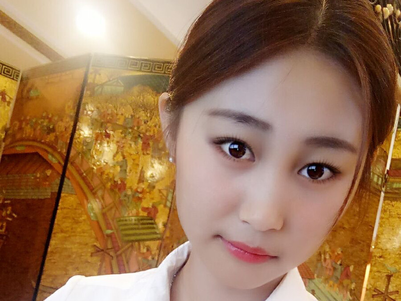 亓璐璐的主播海报