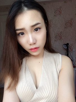 战颜丶小妖精主播照片