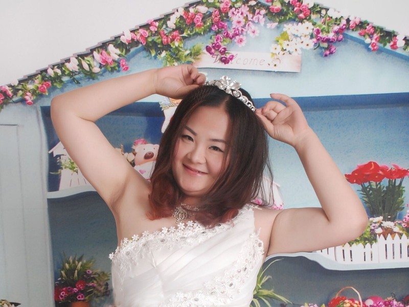 小馋猫蕾Baby的主播海报