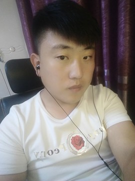 流浪的车轮主播照片