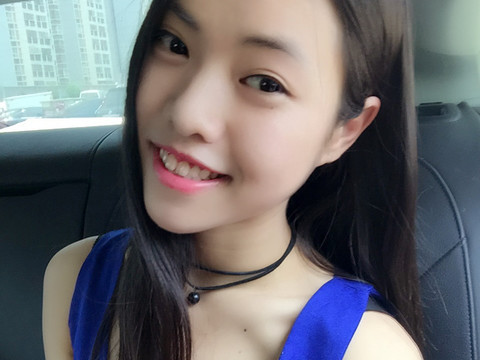 南笙Exis😘😘海报