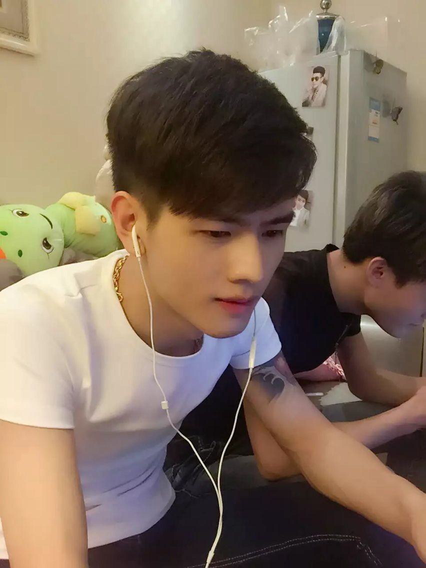主播：小偉哥的主播照片