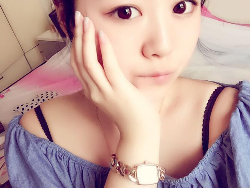 欠兒欠兒521的主播海報