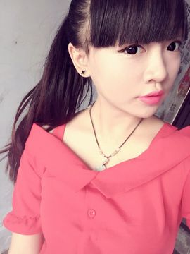 微微一哭很倾城主播照片