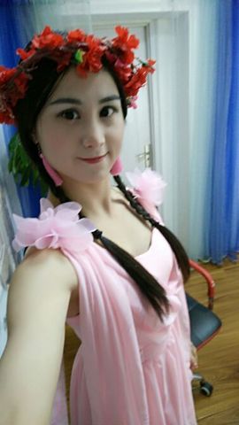 武汉轩依钢管舞小芬芬主播照片