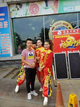 特技火娃大飞主播照片