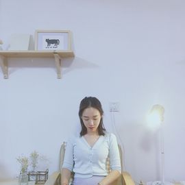 小珑女♡主播照片