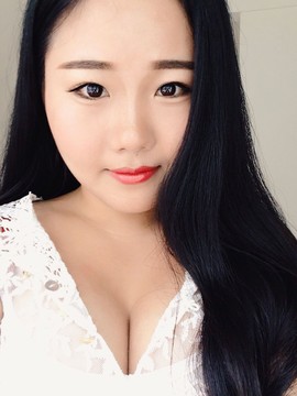 亲切家族主播照片