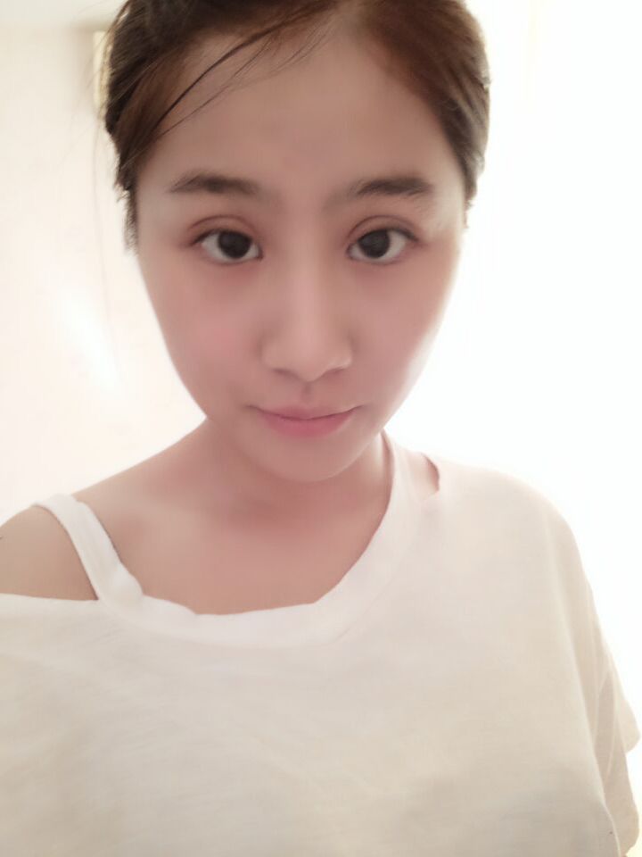 不畏惧任何问题的主播照片