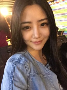 大聆听温主播照片