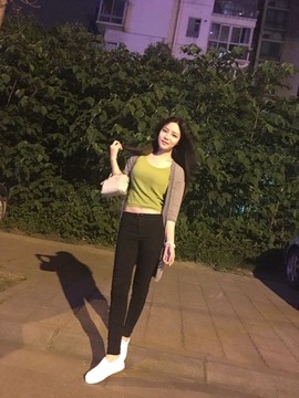 大聆听温主播照片